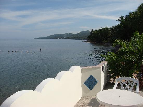 Las Flores Beachside Hotel Catmon Exterior photo